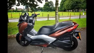 I pop my scooter cherry! - 2017 Yamaha X-Max 300 Review