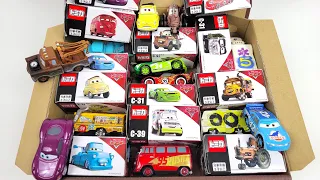 I put "Tomica Cars" in a cardboard box. Find boxes with the same pattern and store them