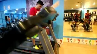 Mannequin Challenge Gym version