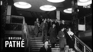 London Airport's 'new Look' (1955)