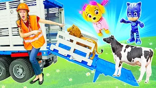 ¡Las aventuras de los PJ Masks y los Paw Patrol en la granja! Videos de juguetes para niños