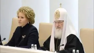 Валентина Матвиенко -- поздравление Патриарха Кирилла с пятилетием Патриаршества