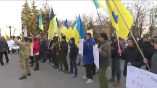 Блокада Донбасса: в Мариуполе сотни горожан вышли на митинг