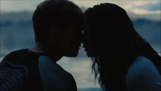 Katniss and Peeta - Kisses
