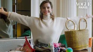 Emma Watson dévoile tout ce que contient son sac | In The Bag | Vogue Paris