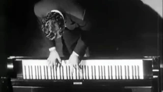 Liberace's TV-Show: First a Commercial clip - then Lee's theme and Dizzy fingers (1950's)