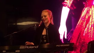 Freya Ridings - Holy Water @ The Apple Store, Covent Garden, London 06/12/18