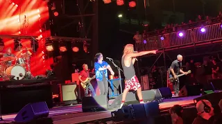 Foo Fighters - Under Pressure (feat. Luke Spiller of The Struts) @ Sonic Temple (May 19, 2019)