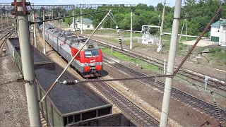 "С виадука" Электровоз 3ЭС5К-802 со сборным грузовым поездом