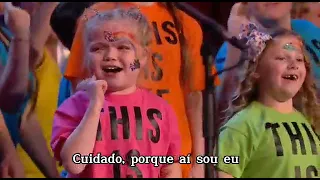 Coral inclusivo canta "This is me" - Legendada em português