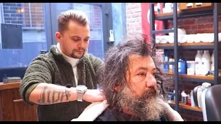 Бездомный мужчина не стригся 10 лет: парикмахер решил привести его в порядок