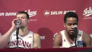 IU players react after the Hoosiers defeat Illinois 56-46