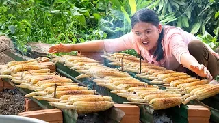 Grilled Organic Corn at Countryside - Yummy Grilling Fresh Natural Corn - Kitchen Foods