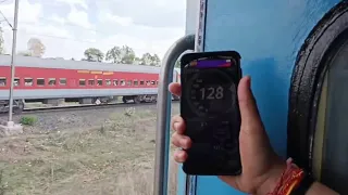 Bhopal Shatabdi vs Sant Kabir Dham Express I High speed parallel action at MPS!