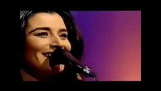 Paula Santoro, Amy Winehouse, Sean Paul, The Coral, Ludacris, Elbon - Água de beber no Jools Holland