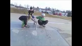 Boom-laka-laka (skateboard fail)