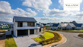 Modern family living on Val de Vie Estate | For Sale | Val de Vie Properties