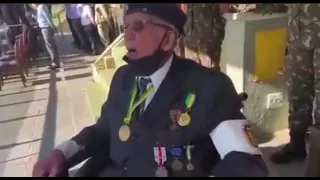 Veterano da FEB cantando o Hino da Força Expedicionária Brasileira.