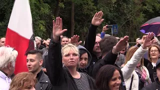 Fascismo, duemila in corteo a Predappio. Alcuni nostalgici: "Oggi appoggiamo Salvini"