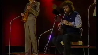 FINBAR FUREY : "The Lonesome Boatman" [ circa 1982 ]