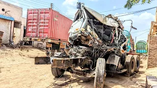 Hino Truck accident made the very badly broken new again | Truck Body Manufacturing