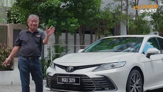 Toyota Camry 2.5 - Executive Car with Towkay Features, and Also a Driver's Car | YS Khong Driving