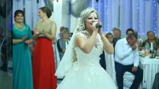 Прикольная и классная песня невеста поет для жениха