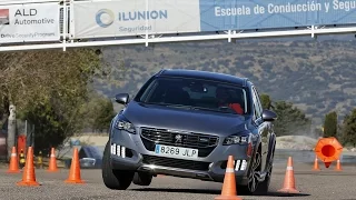 Peugeot 508 RXH 2016 - Maniobra de esquiva (moose test) y eslalon | km77.com