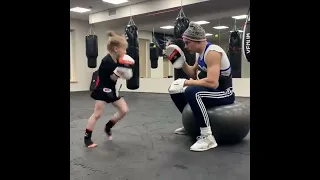 Incredible Boxing Skills by a Little Girl - 1286673-2