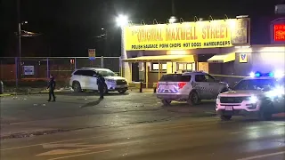 2 Chicago police officers shot in 'ambush' at hot dog stand | ABC7 Chicago