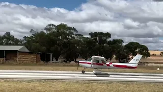 Cessna 152 Glide Approach Landing