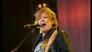 KATRINA LESKANICH WALKING ON SUNSHINE PLYMOUTH HOE MONDAY 29TH MAY 2000