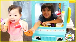 Ryan Pretend Play Food Truck Kitchen Playset with sisters!