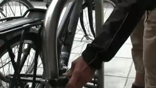 Beat The Thief: How not to lock your bike
