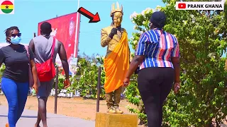 😂😂😂Gold King Statue Prank - Hilarious Reactions! Golden Statue Of Liberty. #7