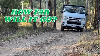 4WD Toyota Hiace Off-Road Test - Dirt