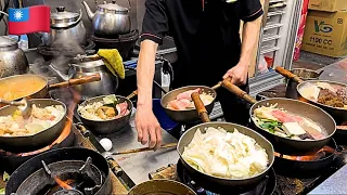 A master who charms customers with extraordinary firepower. (Taiwan night market)