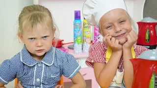 Merry Margo and Nastya playing in cafe