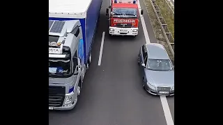 See How The Road Was Quickly Cleared Up For A Fire Engine Truck Despite The Heavy Traffic