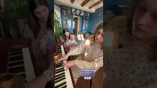 Сестры Гаврилушки исполняют романс "Я ехала домой" - Gavriil's sisters are singing romance song
