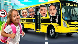 Carol ensina as regras do ônibus escolar com amigos | Gatinha das Artes teach School bus rules
