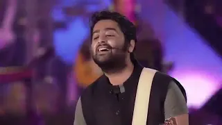 When Arijit Singh saw a girl crying || he gives flying kiss to him ||😍