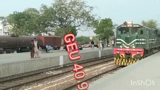 RAILFAINING AT DRIGH ROAD JUNCTION BEAUTIFUL ACTION OF TEZGAM EXPRESS 😍😍😇