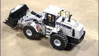 FIRST UNBOXING of 2020 - WHITE FRONT LOADER HYDRAULIC FULLY METAL w/ LIGHTS & SOUND | RC ADVENTURES