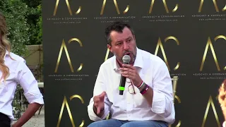 Salvini insulta Zingaretti: "Un cretino. Imbarazzante sui fatti di Mondragone"