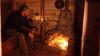 I make a fireplace with my own hands in a wooden house.