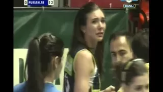 Yeon Koung Kim ve Naz Aydemir arasındaki talihsiz Çarpışma