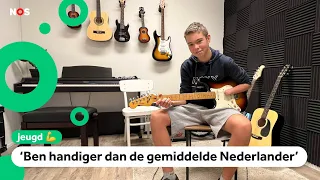 Danny speelt gitaar en drumt met één hand