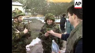 BOSNIA: BRITISH NATO IFOR TROOPS MOVE INTO FRONTLINE POSITION