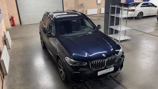 Оклейка кузова автомобиля BMW X5 вместе с крышей матовой полиуретановой плёнкой, покраска элементов